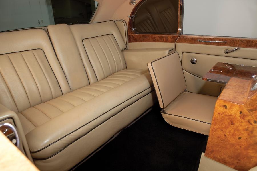  Rolls-Royce Phantom V 7-Passenger Limousine 1962 года  (фото 3 из 9)